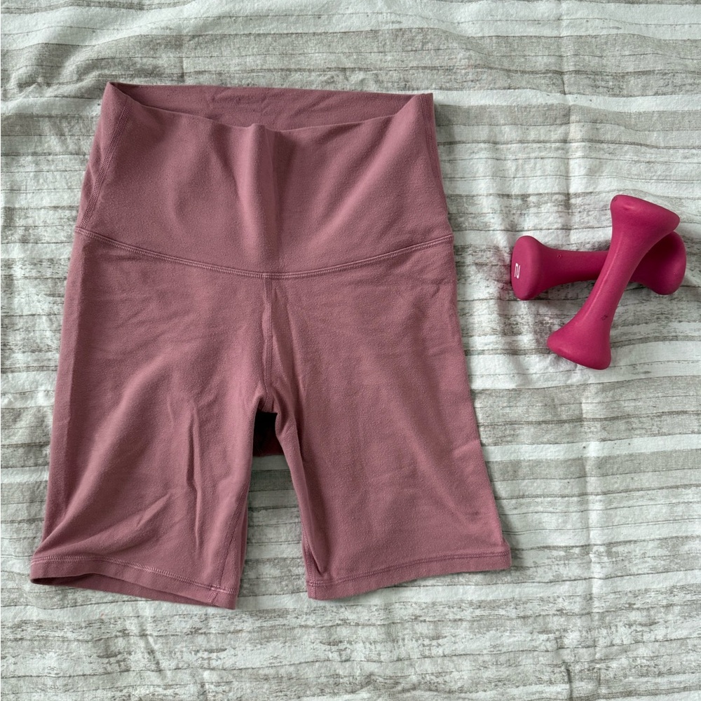 💪🏻 Old Navy Mid Pink Shorts Medium